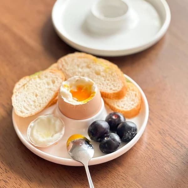 Stabelbar eggekopp - 6 stk, eggekoppholder - Til frokost. (YJD)