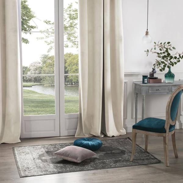 \"Dolce\" mörkläggningsgardin i ljusgrå sammet, 140x260cm - Atmosphera Interior Designer (YJD)