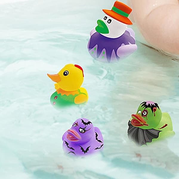 Sød mini Halloween-ælling lavet af PVC, badelegetøj, festgave, ælling med fløjte (JYD)