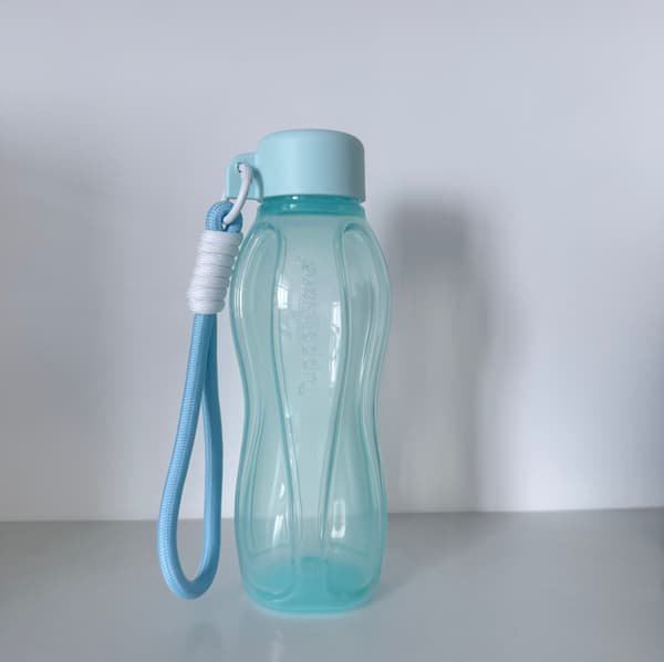 Sininen yksivärinen Tupperware-vesipullo 310 ml [YJD]