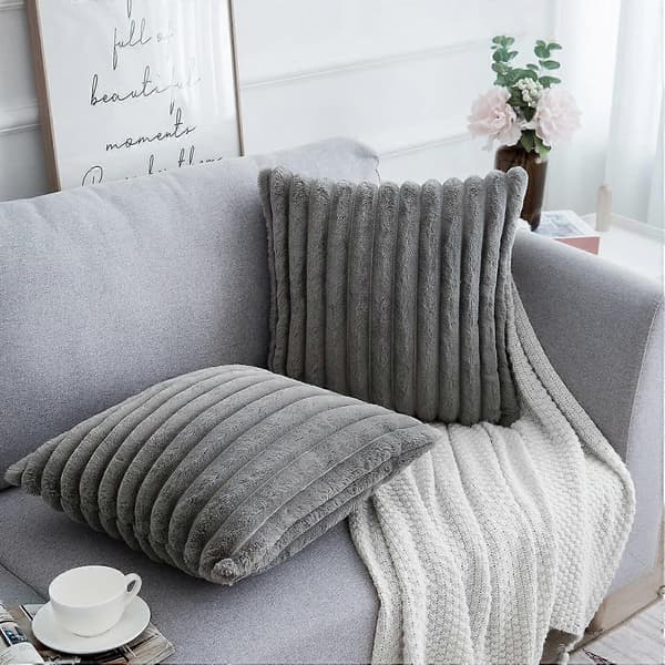 Grå kuddfodral Dekorativa randiga prydnadskuddar Mjuk fluffig fuskpäls kudde för vardagsrum soffa sovrum, 2-pack