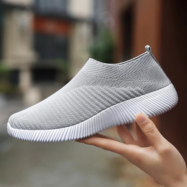 SLIP-ON ERGONOMISKA UTOMHUSSNEAKERS I MESH FÖR DAM