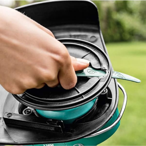 Förpackning med 100 utbytesblad i plast för Bosch Durablade Art 23-18 LI och Art 26-18 LI grästrimmers