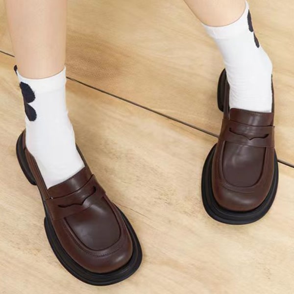 Kvinnor Shoe Slip On Loafers Andas plattform Skolmode Brun 40