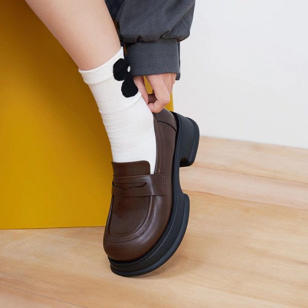 Kvinnor Shoe Slip On Loafers Andas plattform Skolmode Brun 37