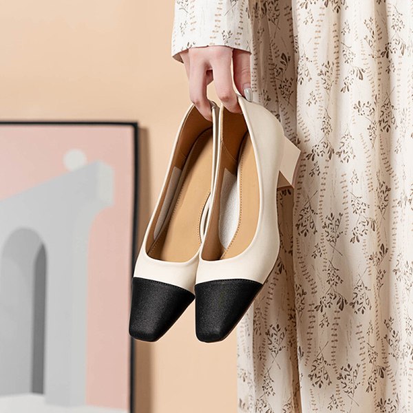 Naisten paksut, teräväkärkiset pumput, jotka vastaavat värejä Mid Heel -kengät White 37
