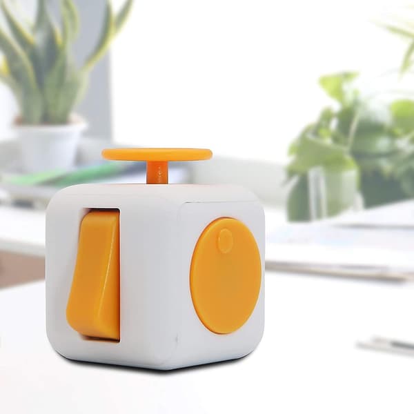 Fidget Cube Stress Angst Trykkavlastende Leke Flott For Voksne No. 4 golden