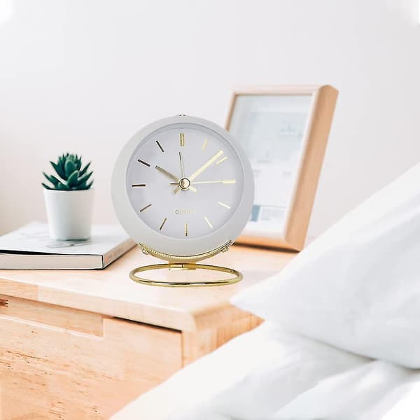 Analog Alarm Clock With Lights Small Silent Retro Alarm Clock Student Bedside Alarm Clock Luminous Hands Clock (white)