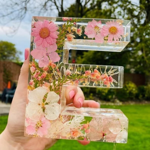 Blomsterharpiks nattlys Blomsterbokstav harpiks nattlys Hjemmedekorasjon Kreativ gave E