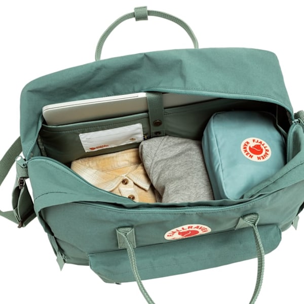 Viikonloppuun sopiva urheilukassi 30L red