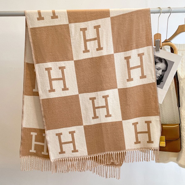Tassel skjerf for kvinner H høst og vinter varm dobbeltsidig skjerf Dark camel