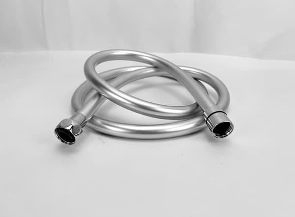 Hopeinen PVC-suihkuletku