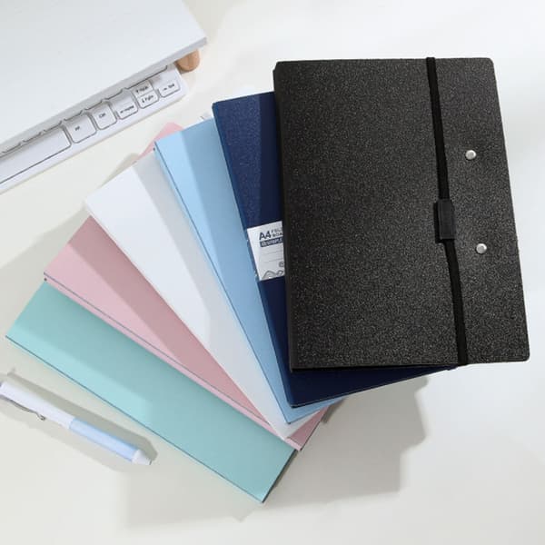Sammenfoldeligt A5-clipboard med rem og penneholder til elevark, kontordokumenter, skrivning og tegning White White