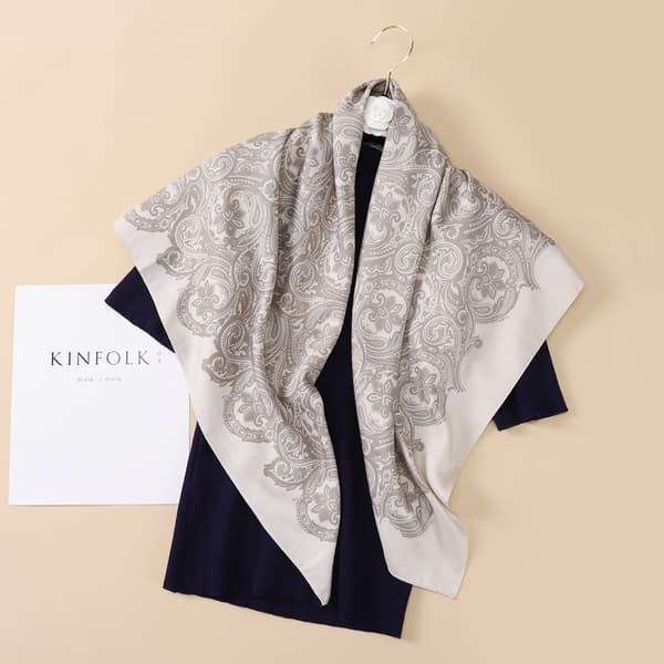 Elegant sidenhalsduk i satin, 90x90 cm Grey Grey