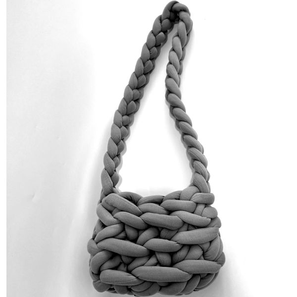 Handvävd Crossbody-väska Rymlig och stilren Grå