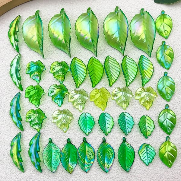 Akryl Mini Blad Charms til DIY Smykkefremstilling - 50 stk Model 2