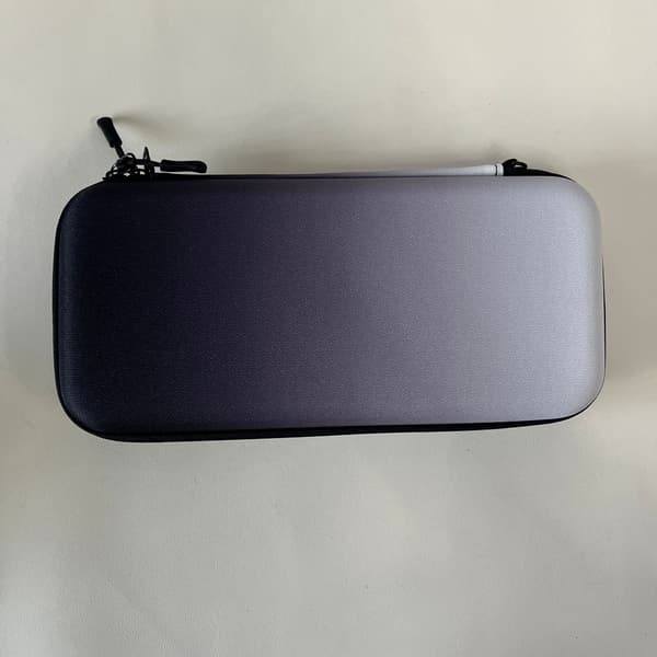 Suojakotelo Switch 2 -konsolille - Musta ja valkoinen