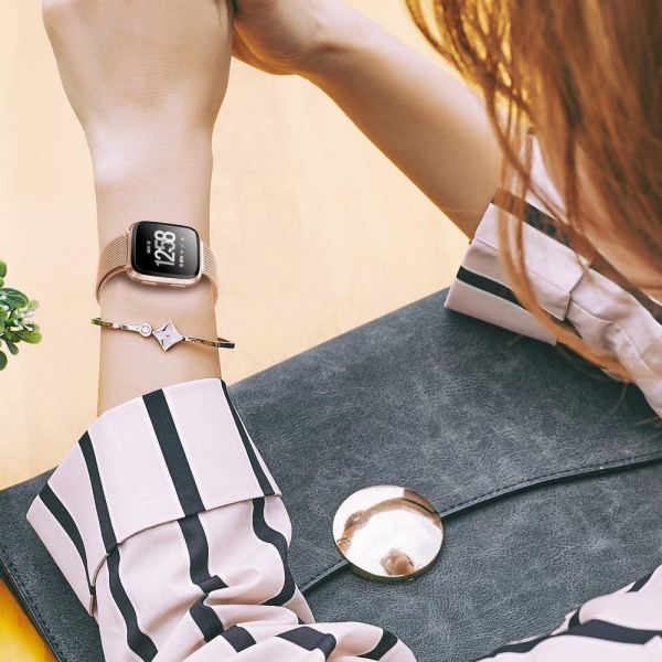 Fitbit Versa 3 / Sense armband Rostfritt stål Guld