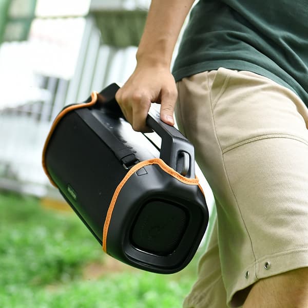 Anker Soundcore Motion Boom Plus -kaiuttimen suojakotelo