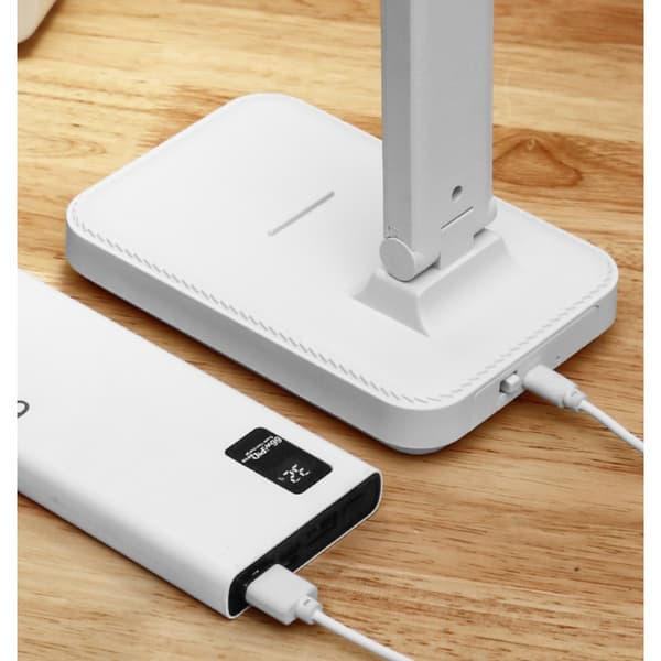 Genopladelig og Plug-in Skrivebordslampe med Farve- og Lysjustering - 2400 Runtime