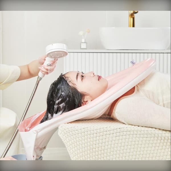 Oppustelig Selvrensende Shampoo Bås: Komfortabel og Bærbar Hårvask Løsning