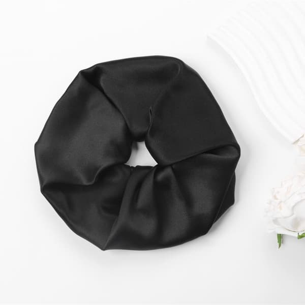 19 Momme 9 cm silkkihiusdonitsi - hellävarainen hiusasuste Black Black