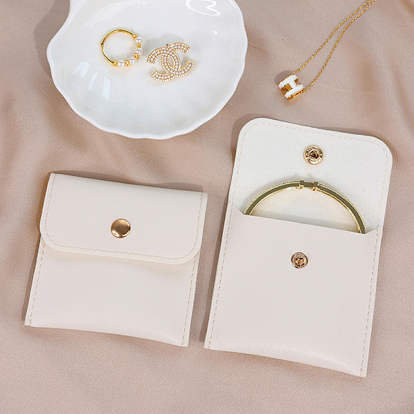 Smykkepose til rejsehalskæde, øreringe, ringorganisator Beige