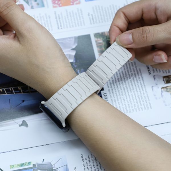 Magnetisk slingrem för Apple Watch 38/40/41 mm Vit