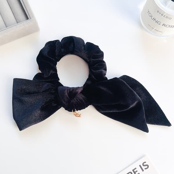 Elegant Velvet Bow Hår Elastik - Stilfuldt Sort Hårtilbehør