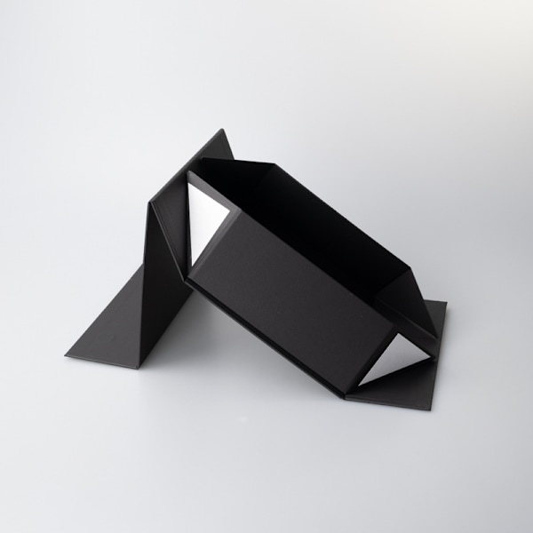 Set med 2 presentaskar med magnetstängning Black M Black M