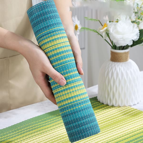 6 kpl:n setti ruokailualustoja Blue+Yellow Blue+Yellow