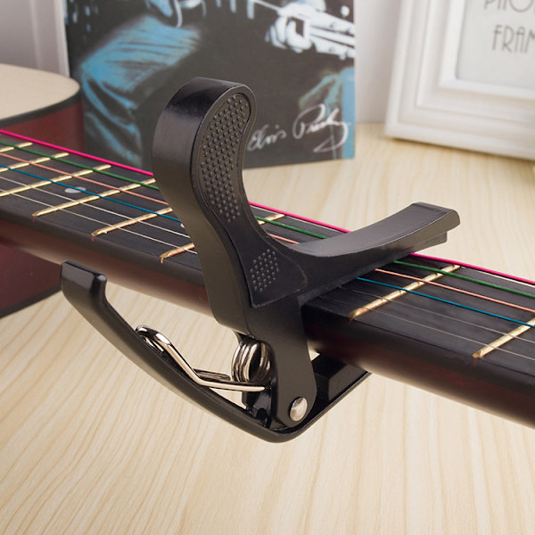 Gitarrcapo för akustiska och klassiska gitarrer Svart