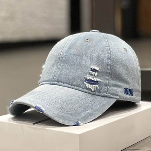 Klassisk blå denim baseballkasket med broderet design