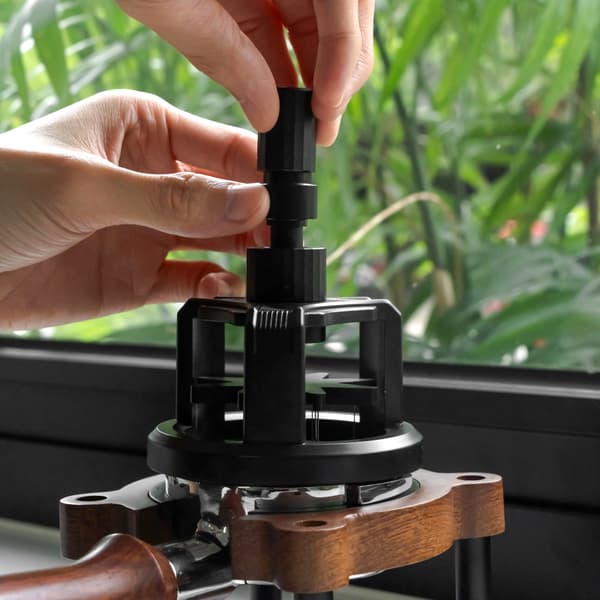 Magnetisk drejelig nål kaffedispenser M