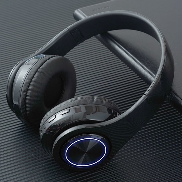 B39 On-Ear Bluetooth-hörlurar - Blanksvart finish