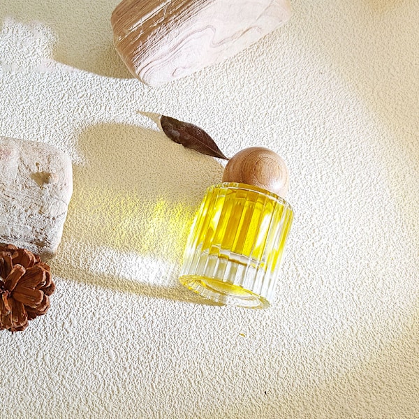 Smal glasflaska 30ml med trälock - perfekt för resor M
