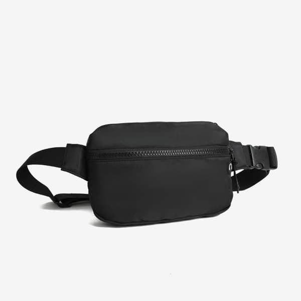 Brysttaske - Kompakt og alsidig bæreløsning Black Black