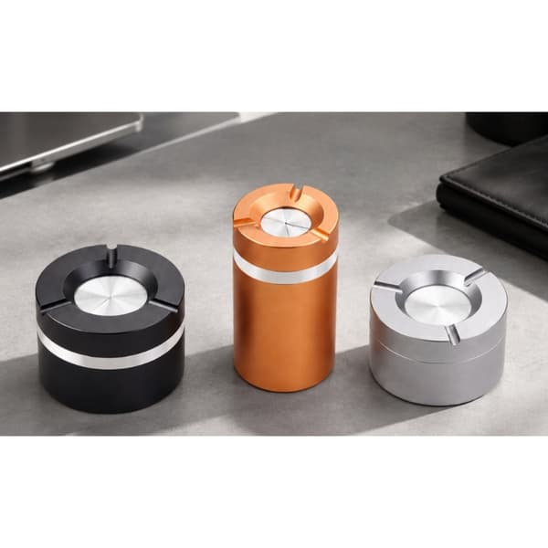 Orange askfat i aluminiumlegering med vindtät utformning och roterande, förseglat lock