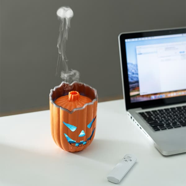 Halloween-luftfuktare med manet- och pumpadesign, RGB-ljus, aromafunktion och timer