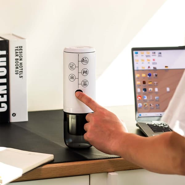 Transportabel kaffemaskine kompatibel med Nespresso-kapsler og formalet kaffe, one-touch-espressomaskine White White