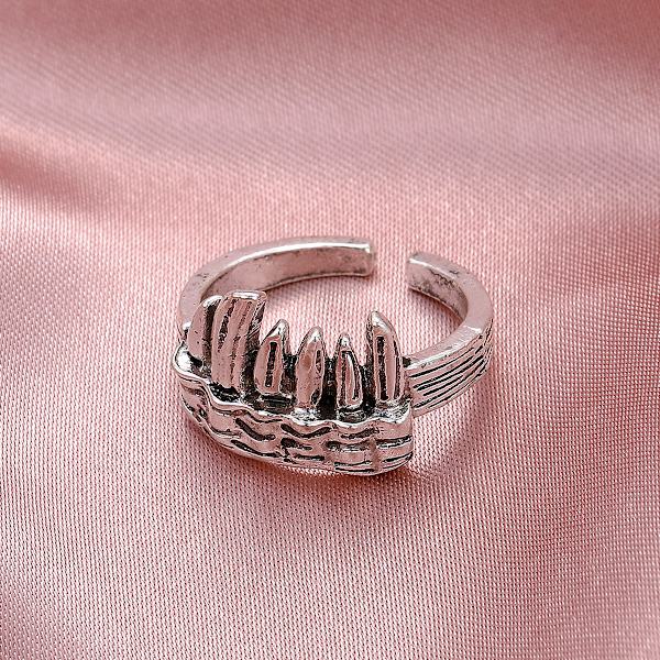 Retro Punk Tusk Ring Silver