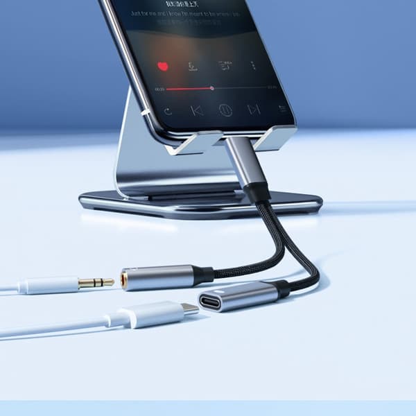 Type-C 2-i-1 Adapter 60W: Audio og Opladning Samtidigt - Kompakt Design til Android og Type-C Enheder