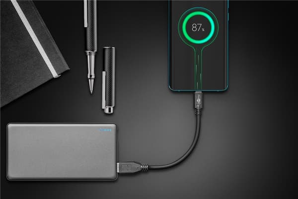Synkronoi ja lataa Super Speed ​​​​USB-C™ USB A 3.0 -latauskaapeliin