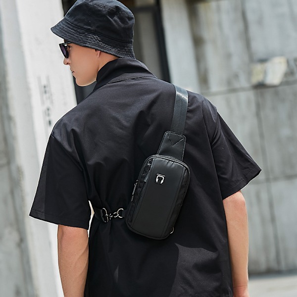 Mini-bröstväska i Oxfordtyg, Crossbody-väska för kvinnor