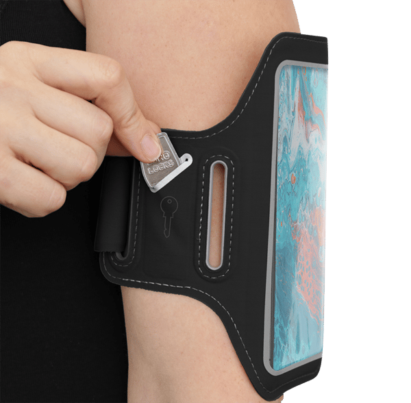 Sport armband reflective fits up to most 6.5" screens thin