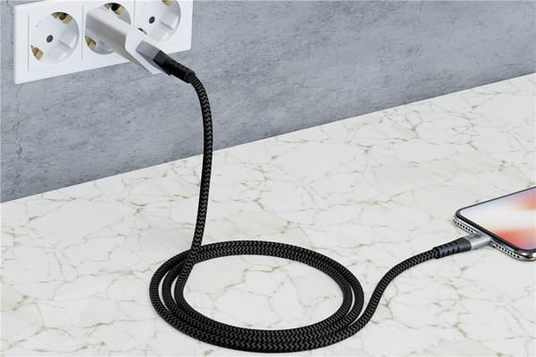 Micro-USB - USB-A -tekstiilikaapeli metalliliittimillä 2 m