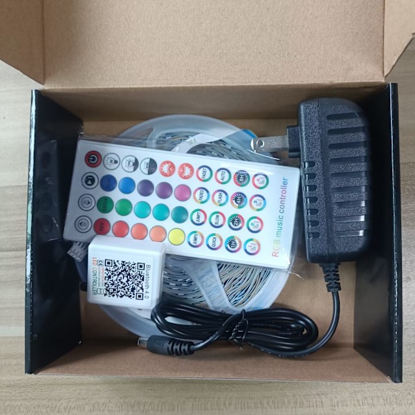 16 LED'er Strip Light med musikcontroller og strømforsyning 24V EN