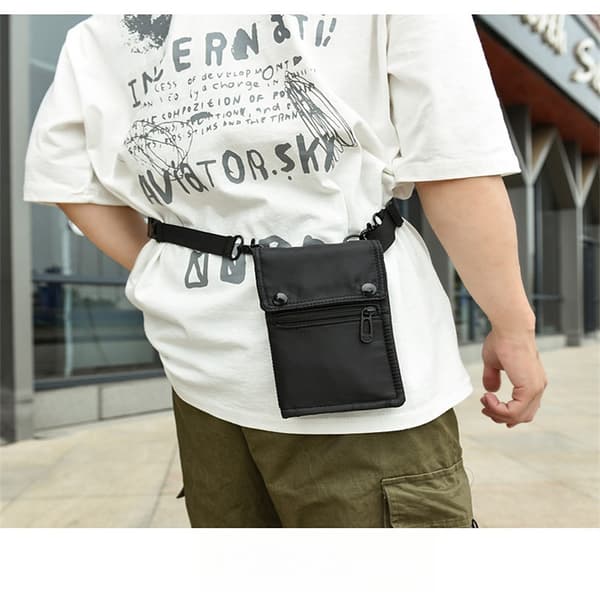 Kevyt puhelinlaukku Black Black