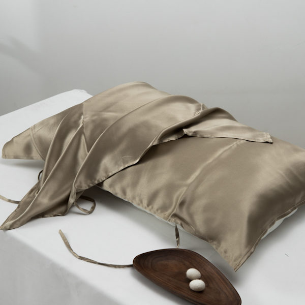 100% Mulberry silkkityynyliina Vaalean ruskea