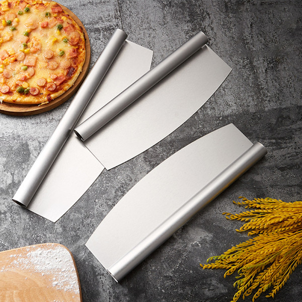 Ruostumattomasta teräksestä valmistettu pizzaleikkuri keinuterällä S